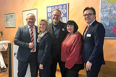 Abschied nach 17 Jahren: Dr. Stefan Mohr (Mitte) mit Dr. Matthias Bracht und Barbara Schulte (links)und Birgit Krukemeier und Prof. Marcel Sieberer (rechts).