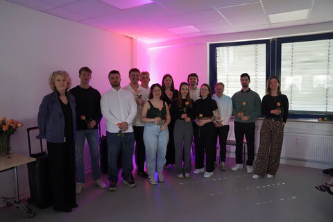 Die Operationstechnischen-Assistenz-, Pflege- und Physiotherapiekurse haben es geschafft! 