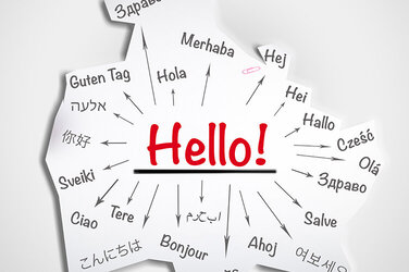 Papierfetzen mit mehreren Sprachen