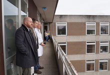 Verfolgen das Geschehen