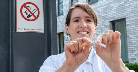 Damit mit dem Rauchen endlich Schluss ist: Dr. Isabelle Renger hilft Ihnen beim Rauchstopp und freut sich, Sie als Kursteilnehmerin und nicht als zukünftige Patientin begrüßen zu dürfen. 