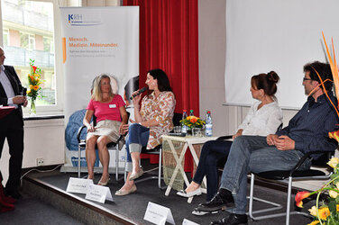 NDR-Moderator Andreas Kuhnt mit Inka-Marie Rack, Dr. Klara Borberg, Annette Rexrodt und Dr. Freerk T. Baumann