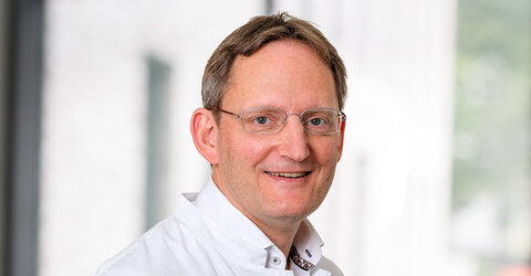 Prof. Dr. med. Jan Jakob Menne wird der neue Chefarzt der Klinik für Nephrologie, Angiologie und Rheumatologie am KRH Klinikum Siloah.