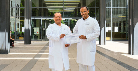 Chefarzt PD Dr. Sudip Kundu und der Leiter der Endometrioseklinik, Dr. Nelmin Rios.