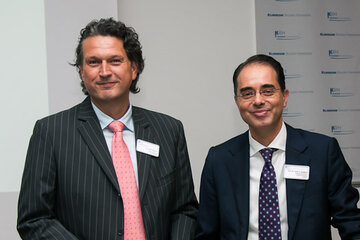 Dr. Dirk Sommer und Prof. Ahmed Madisch (v.l.) beim Kolloquium im Radisson Blu.