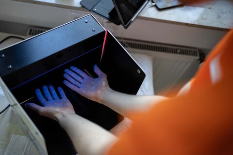 Gründliche Händedesinfektion muss gelernt werden.