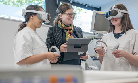 VR-Brillen im Skillslab der KRH Akademie