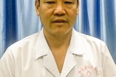 Liang Yunbiao, Oberarzt der Klinik für Rehabilitation im Volkskrankenhaus Lu’an
