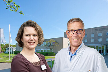 Freuen sich über das erfolgreiche Audit: Zentrumskoordinatorin Kristin Blanchard und Chefarzt Dr. Joachim Stein.