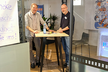 Psychiater stehen zur Beratung bereit im KRH POPUP Store
