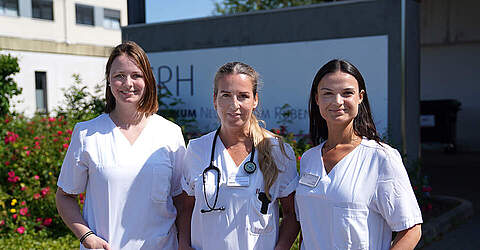 Ergänzen seit 2023 das Ärzteteam im KRH Klinikum Neustadt am Rübenberge: Physician Assistants (v. l.) Jasmin Baier, Freya Broccoli und Anne Käschner.