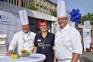Sven Müller, Sabine Hautau und Frank Grobecker erfreuten die Besucher mit gesunden Leckerbissen.