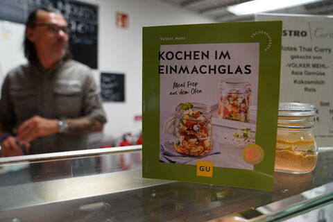 Volker Mehl im Bistro CURA des KRH Klinikum Siloah.