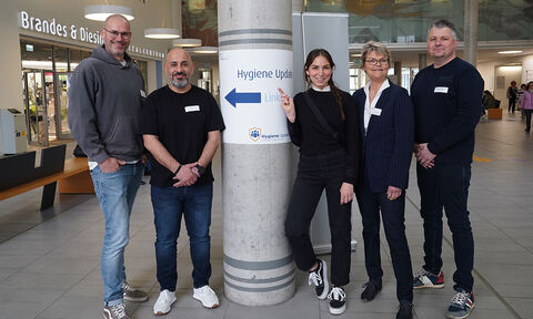 Das Orga-Team (v. l.): Dennis Martens, Emre Dalsiz, Jennifer Köhler, Dr. Karin Kobusch, Dominic Münchow