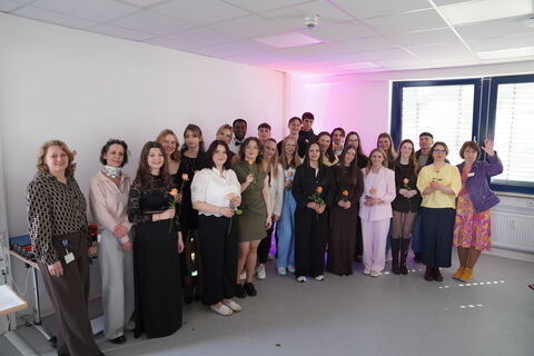 Die Operationstechnischen-Assistenz-, Pflege- und Physiotherapiekurse haben es geschafft! 