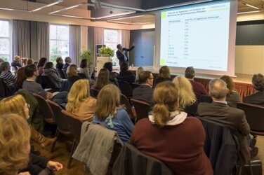 Rund 110 Gäste erlebten informative und impulsgebende Vorträge im Sozialzentrum der KRH Psychiatrie Wunstorf.