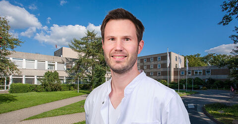 Dr. Thomas Gerding vor dem KRH Klinikum Großburgwedel
