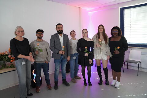 Die Operationstechnischen-Assistenz-, Pflege- und Physiotherapiekurse haben es geschafft! 