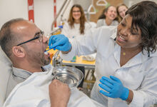 Zahnpflege in der KRH Akademie