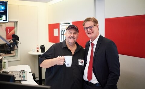 Morgenmän Franky und Prof. Dr. Julian Mall im ffn-Studio