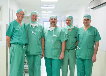Dr. Joachim Stein, Gastarzt Dr. Jörg Winkle, Gastarzt Dr. Wilhelm Bauer, Dr. Jasper Koenig, Gastarzt Prof. Georg Hofmockel