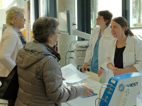 Fokus auf Frauengesundheit: Fachärzte und Experten des KRH Klinikums Region Hannover informieren über Diagnose, Therapie und Vorsorge bei Frauenkrankheiten