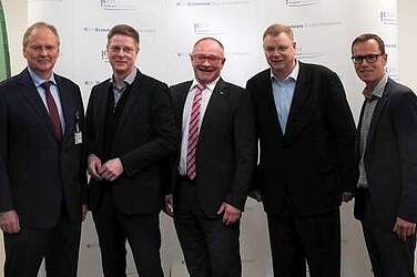 Eröffneten den Magen/-Darmtag im KRH Klinkum Siloah und die Gesundheitswochen: (v. l.) Thomas Moesta, Ärztlicher Direktor des KRH Klinikums Siloah, Henrik Brandt, HAZ-Chefredakteur, Dr. Matthias Bracht, KRH Geschäftsführer Medizin, Günter Evert, Verlagsleiter der HAZ und der Neuen Presse, Markus Hauke, Stellvertretender Chefredakteur NP.