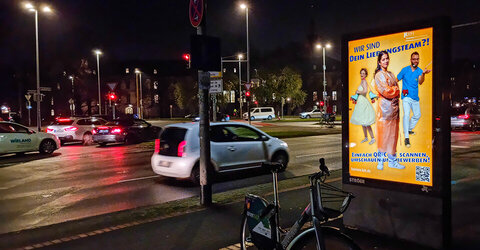Präsent in der Innenstadt: Das neue Design und Plakat der Recruitingkampagne Mein Lieblingsteam am Friederikenplatz.