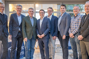 Mitarbeitende mehrerer KRH-Standorte bilden das interdisziplinäre gefäßmedizinische Team des KRH Klinikum Region Hannover