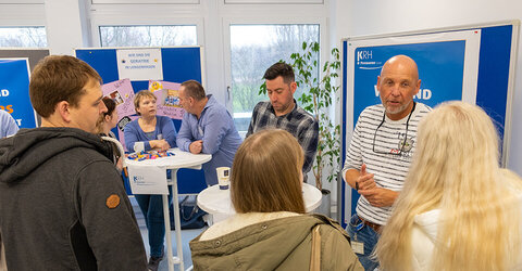 Auch beim zweiten Speed-Dating wurde wieder beraten und über die Zukunft gesprochen: Eindruck vom Stand der KRH Geriatrie Langenhagen sowie der KRH Psychiatrie Wunstorf und KRH Psychiatrie Langenhagen.